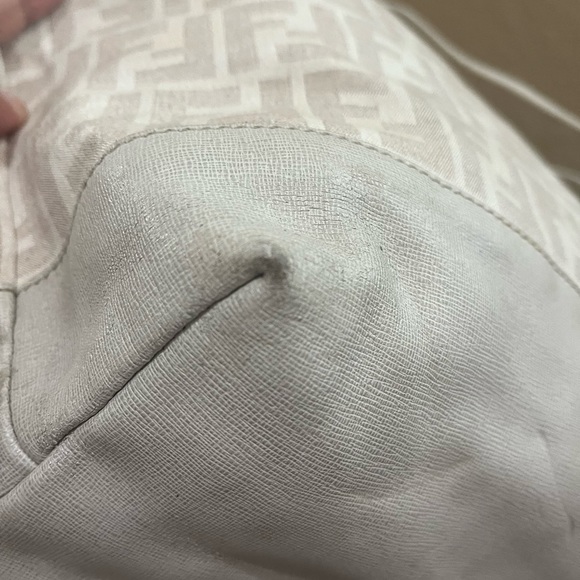 FENDI ZIPPERED TOTE - Picture 9 of 16